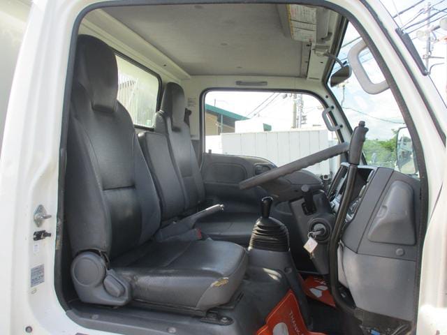Isuzu ELF 2016